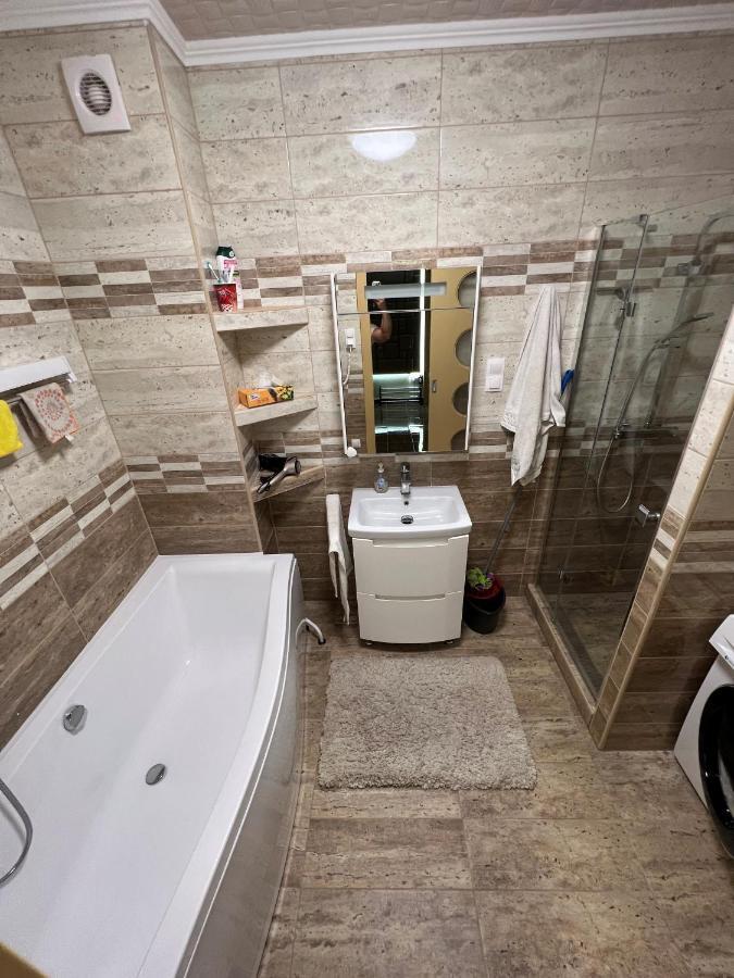 Апартаменты Parizsi Udvar Premium Apartman Дебрецен Экстерьер фото