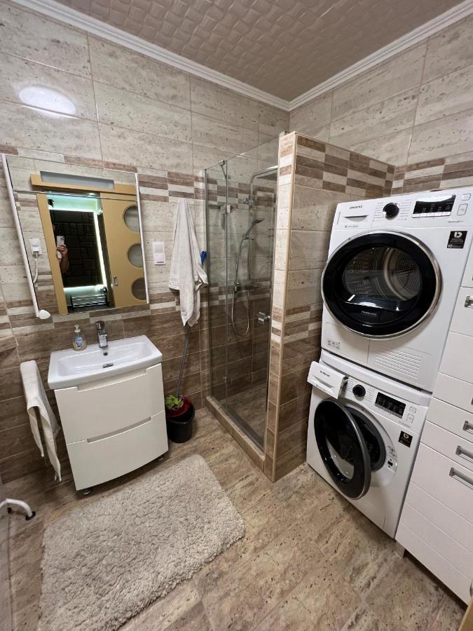 Апартаменты Parizsi Udvar Premium Apartman Дебрецен Экстерьер фото